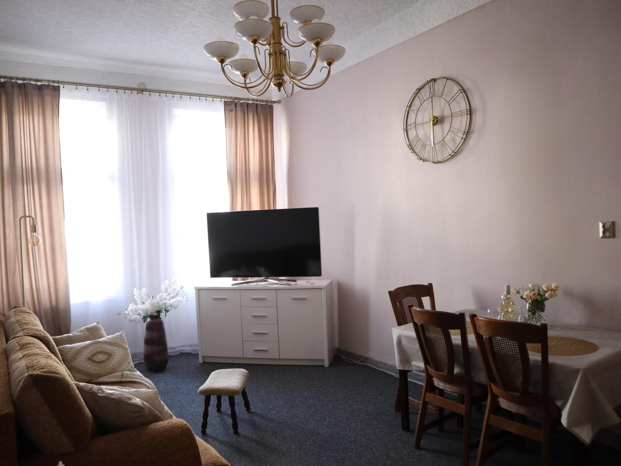 555 Flat - 55 M² Mieszkanie, 5 Min - Dworzec Glowny — Photos 1